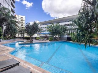Modern 3BR Apartment in Sunnybank Pool and Gym Access - 7