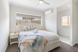 Modern 4BR Home in Peaceful White Rock Community - 8