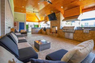 Dreamy 2BR Home with BQQ I Gym & Pool - 1