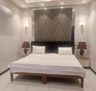 Rooms in DHA Phase 6 - Close to Raya & Dolmen - DHA Lahore - 4