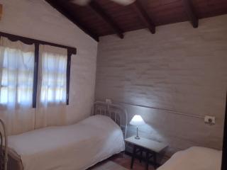 Casa con Pileta en Paso - 1