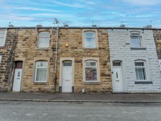Spacious Modern 4 Contractor House in Burnley - 9