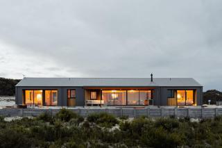 Native Dog Cabin - 1