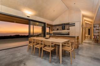 Native Dog Cabin - 7