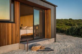 Native Dog Cabin - 4