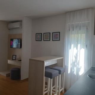 Apartments Karamarković - 8