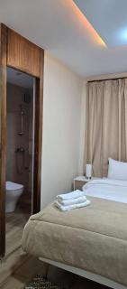 Große Terrasse & Zimmer mit Klimaanlage, neues Badezimmer - 7