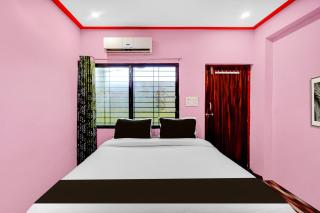 SPOT ON Hotel Stop Point - 1