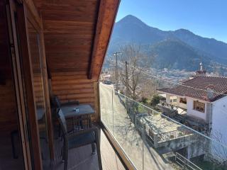 4 MOUNTAIN HILLS - 3