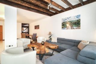 Iconic House near Vineyards - 3