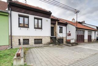 Iconic House near Vineyards - 1