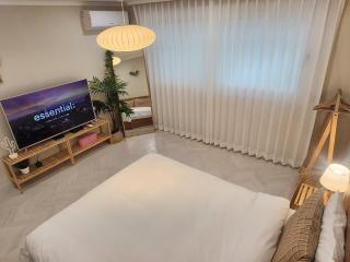 Hongik University Station Airport Railroad 1 minute - 7