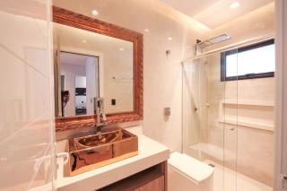 Sobrado luxuoso e espaçoso - 8