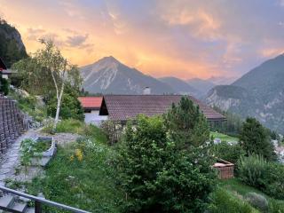 Sunny Appartement with a beautiful view in Alvaneu Dorf - 2