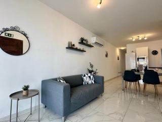 Penthouse with views of Msida Yacht Marina and Valletta - 7