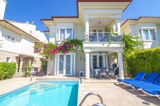 Sunset Beach Club Aqua Lettings Oyster 1 - 2