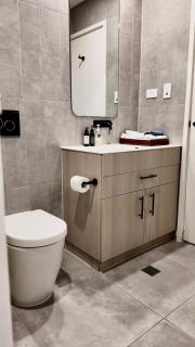 Premium Twin King Ensuite plus Double sofa bed - Mcity shopping center - Clayton - Monash University and Hospitals - Super Fast Wifi - Free Parking & Amenities - Complementary drinks & coffee - 1