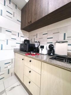 Appartement 2 pièces moderne sécurisé Riviera Bonoumin, Wi-Fi - 5