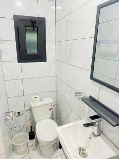 Appartement 2 pièces moderne sécurisé Riviera Bonoumin, Wi-Fi - 4