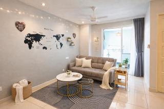 High-Floor Seaview Modern Suite 2BR Condo Next to Gurney & Georgetown Mansion one 26 - 0