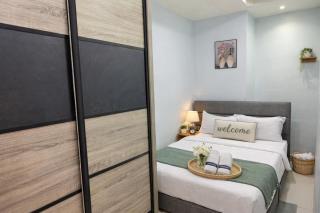 High-Floor Seaview Modern Suite 2BR Condo Next to Gurney & Georgetown Mansion one 26 - 3