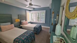 Beachfront Luxury 3BR - Panoramic Sea Views - Pool - Cape Point - Cap Malheureux - 2