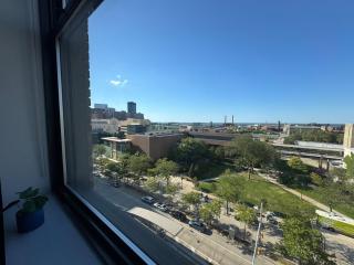 Modern 1BR Loft with a View - Prime Downtown Location - 6