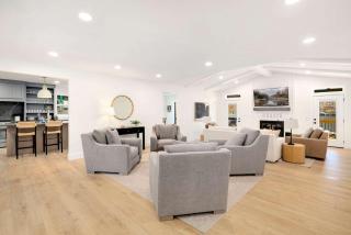 The Paddle & Pedal-Dock on Lake Windsor-Hot tub - 5