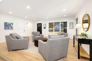 The Paddle & Pedal-Dock on Lake Windsor-Hot tub - 4