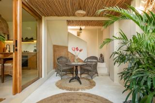 2BR Rice Field Villa with Private Rooftop Jacuzzi - 9