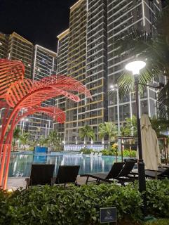 2BR-2BATH Fully Furnished Apartment, 5 min walk to Vincom Mega Mall - 0