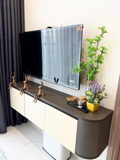 2BR-2BATH Fully Furnished Apartment, 5 min walk to Vincom Mega Mall - 2