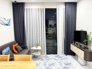 2BR-2BATH Fully Furnished Apartment, 5 min walk to Vincom Mega Mall - 2