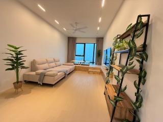 Midvalley Mosaic southkey Heartwarming CIQ 2BR6PAX - 0