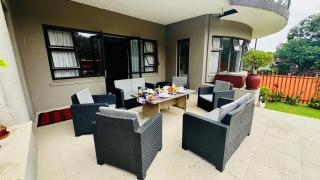 Houghton House Suites - 3