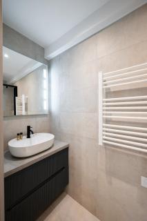 Charmant deux pièces rénové au coeur de la vieille ville AC - 5