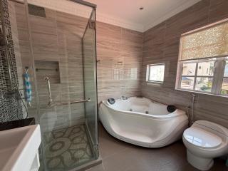 Grand Luxe Bangalow 8BR, Ampang Utama Park, LRT - 8