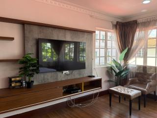 Grand Luxe Bangalow 8BR, Ampang Utama Park, LRT - 3