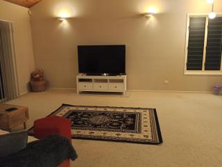 Room in big house, quiet green area - 4