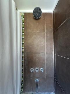 Departamento 3 amb zona Güemes con cochera cubierta - 2