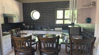 Houghton House Suites - 4