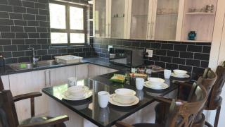 Houghton House Suites - 7