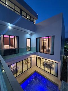Luxury 4BR Private Pool Villa Sunset Rooftop - 0