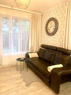 Lovely Apartment with Patio - 8