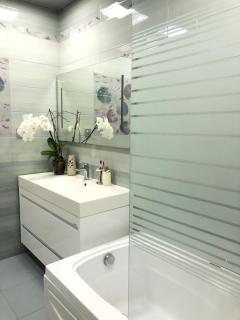 Modern 2 bedroom flat - 7