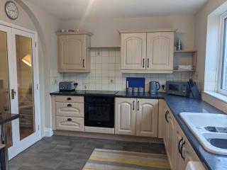 STANLEY HOUSE MORECAMBE Modern spacious 3 bed family home near seafront - 1