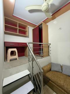 2 BED APARTMENT - 15 MINUTE DRIVEs FROM AIRPORT - 1