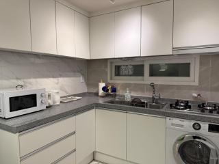 Cozy Private Apartment near Yeongdeungpo-gu Office Station - 6