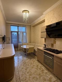 3 bedroom apartment, Zabitler park, Baku, center - 1