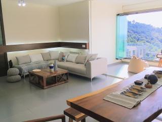 Lucas Apart 2Bdr & 2Bth with pool - 0